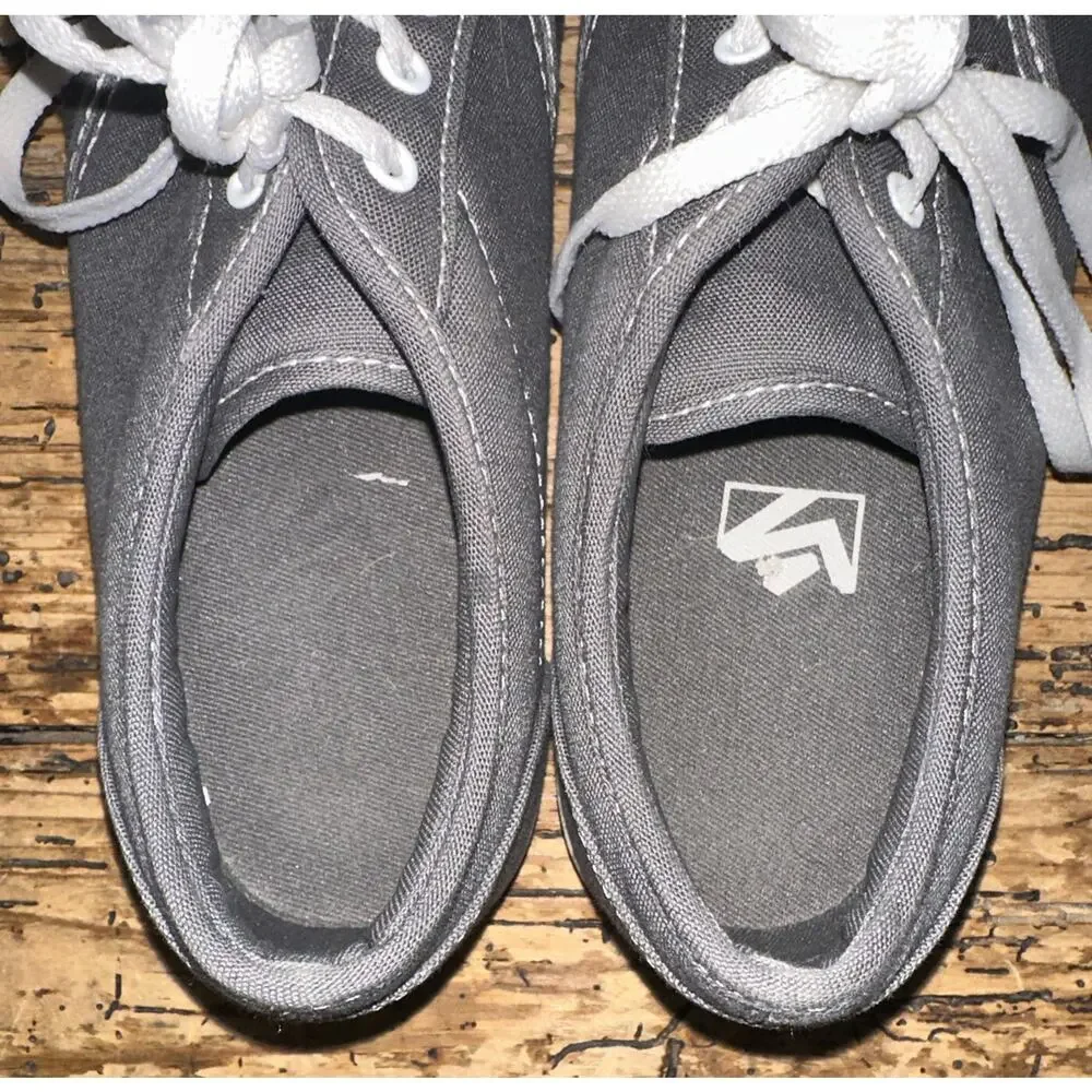 Vans Off The Wall Women’s Gray Canvas Skate Shoes Size 7.5